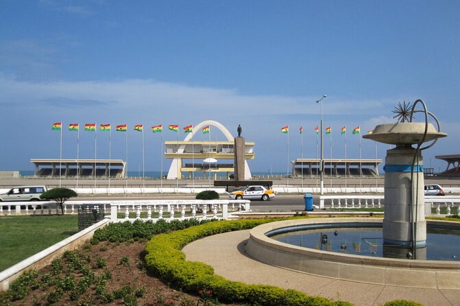 4 Days Trip in Accra, Cape Coast,Kumasi culture & heritage tours - Day Three: weaving, symbols, and a Ghanaian name