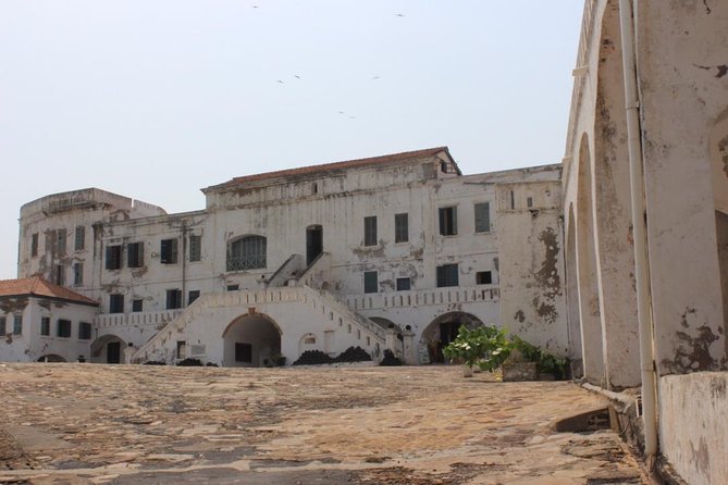 6 day Culture & History Tour in Ghana - Day 2: Aburi, glass beads, and the Volta River