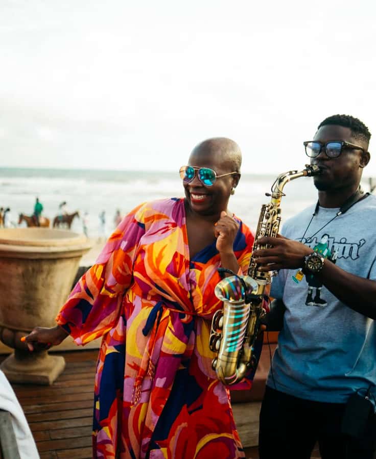 Accra Beachfront Experience: Sun Sand Calm & Lunch - Key points at a glance