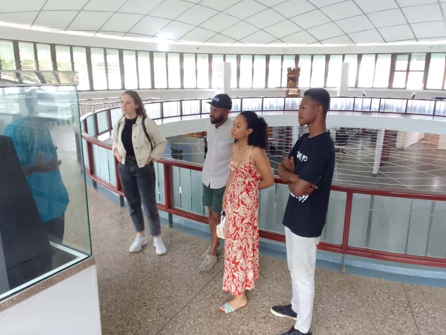 Accra: Guided City Tour with Lunch - Seeing Accra through a local guide