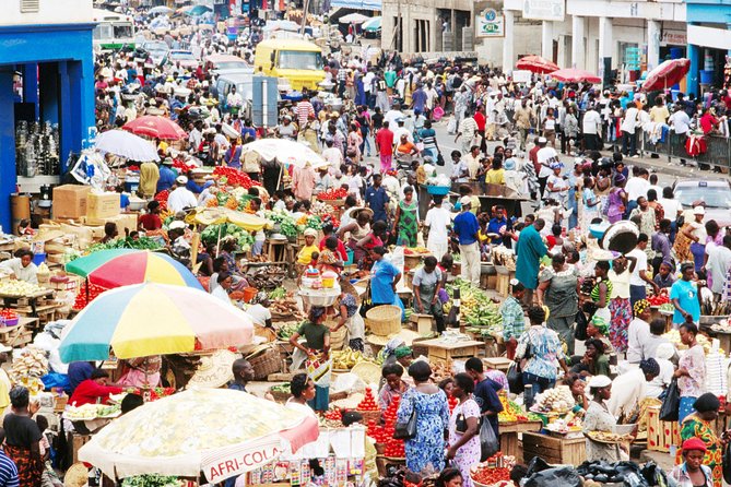 Accra Markets Tour - Kantamanto and the working side of shopping