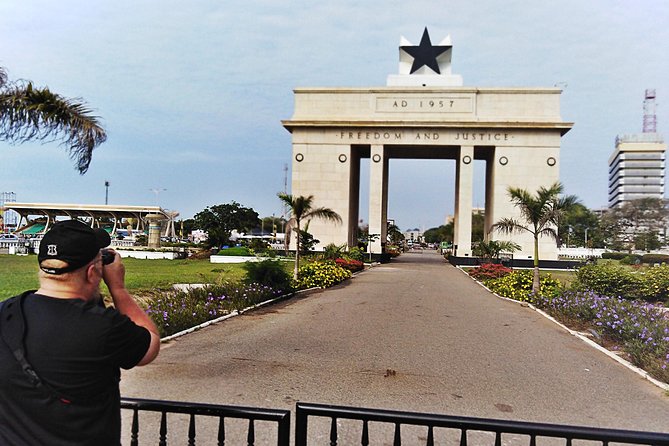 Accra Slave Castle and City Private Tour with Pick up - Osu Castle, a difficult stop worth making
