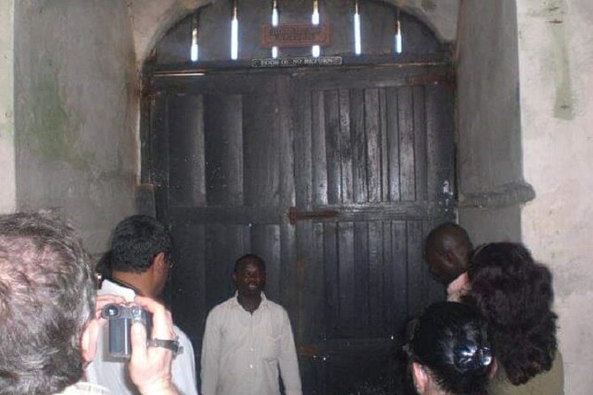 Cape Coast Elmina Kakum Park Private Day Tour - A Private Vehicle Makes the Long Road Easier