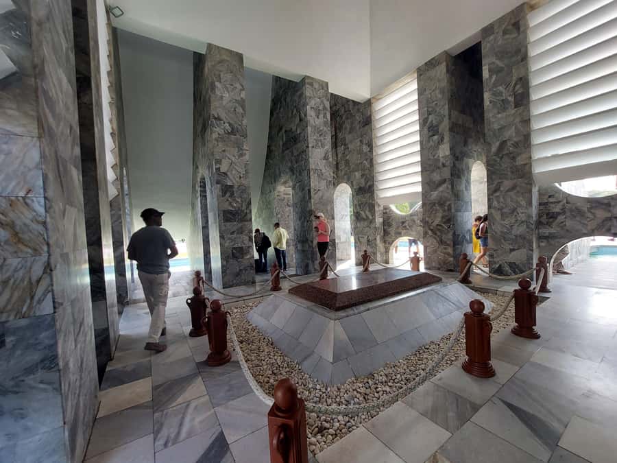 Full-Day Accra City Tour - Kwame Nkrumah Memorial Park explains modern Ghana