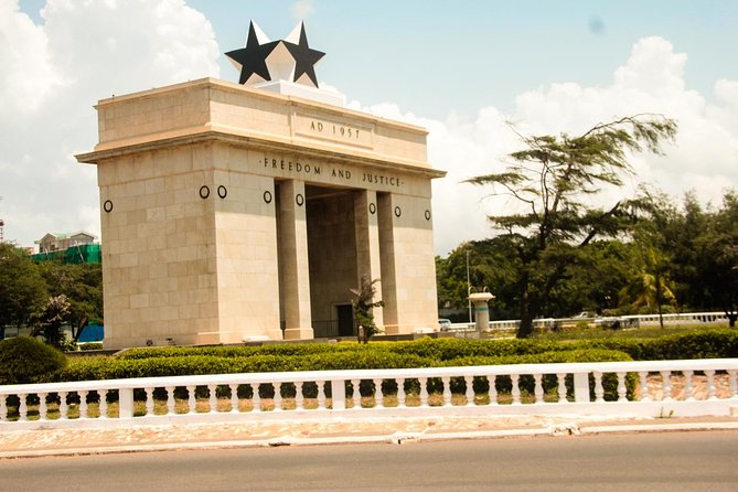 Full Day Accra Guided Tour - Centre for National Culture: A useful shopping pause