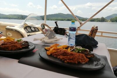 Full-Day Accra Safari and Boat Cruise Private Tour