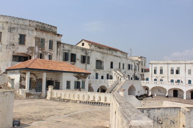 HERITAGE GHANA(Cape Coast Castles and Kakum National Park) - The essential points at a glance