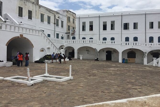 Historical Day Tour to Cape Coast, Elmina and Kakum - A full schedule from a 6:00 am start