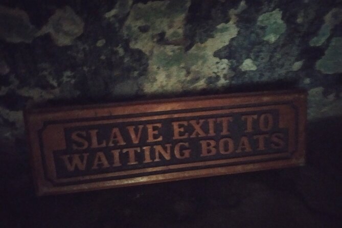 Immersive Ghana Slave History Day Tour in Cape Coast & Elmina - Lunch and the taste of the coast