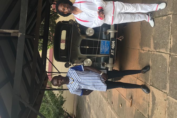 Kumasi: City Tour - Walking through Kejetia Market and central Kumasi