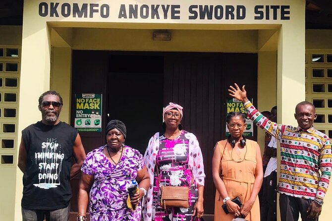 Kumasi: City Tour - Local art at the Cultural Center