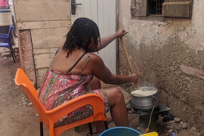 Local Ghanaian Cooking Class in Accra to help support wellness community center - Learning the work behind fufu and banku