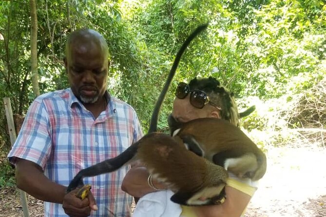Private Full Day Culture and Nature Tour of Cape Coast - Assin Manso and the Slave River memorial