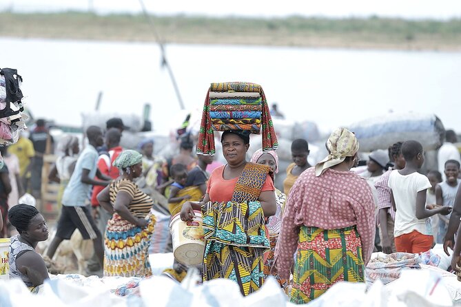 Private Multi-Day Ghana Tour about Culture History and Wildlife - 7 Days - Cape Coast and Elmina confront the past