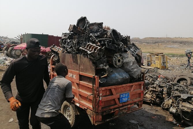 The Agbogbloshie (Accra E-waste and Recycling experience) Private Tour - Dumping and storage areas: the difficult part of the visit
